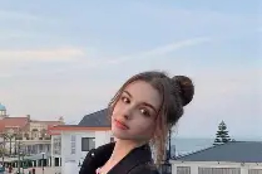 韩红手脚泡得发白！贵州洪灾现场这一幕质疑者终于闭嘴了