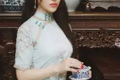 美顶流纯神演穿普拉达的女王2被删光！秀身体黑历史太多